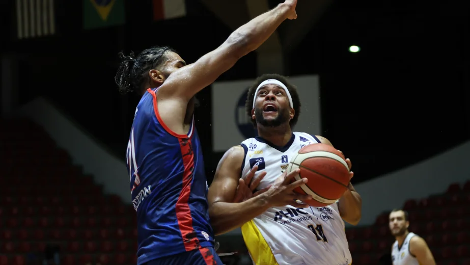 Mogi Basquete vence Fortaleza no Hugão pelo NBB CAIXA 