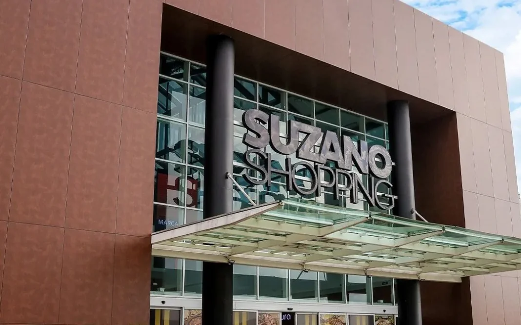 Jovem de 18 anos é presa após furtar peças de roupa em shopping de Suzano