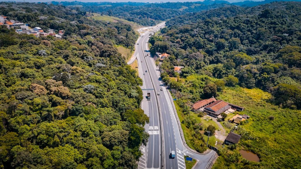 Feriados de Paixão de Cristo e Páscoa devem movimentar mais de 500 mil veículos entre Arujá, Mogi e Bertioga