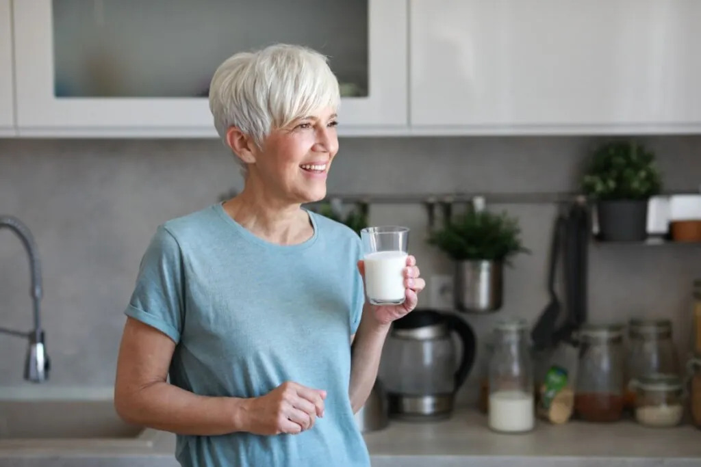 Longevidade: por que proteínas e cálcio se tornam ainda mais importantes após os 40 anos