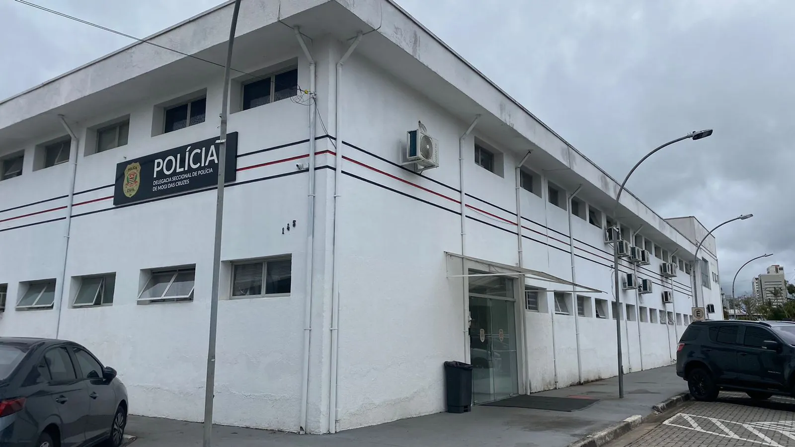 Homem é esfaqueado em lanchonete de Mogi das Cruzes