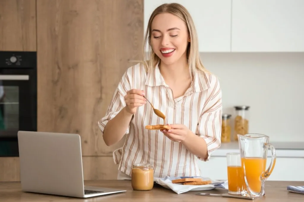 Pasta de amendoim: veja 4 benefícios e como escolher a versão certa