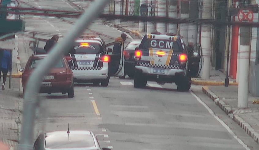 GCM prende quatro suspeitos por roubo a comércio em Mogi das Cruzes