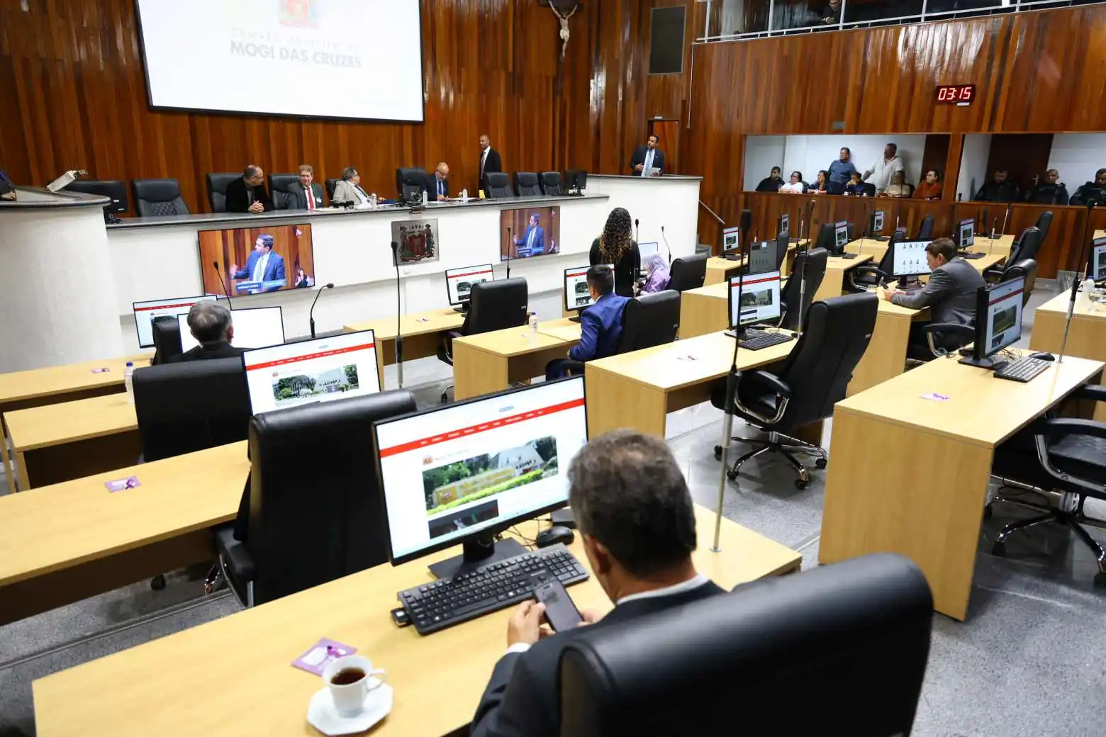 Câmara de Mogi das Cruzes aprova projeto sobre digitalização de alvarás e licenças em estabelecimentos
