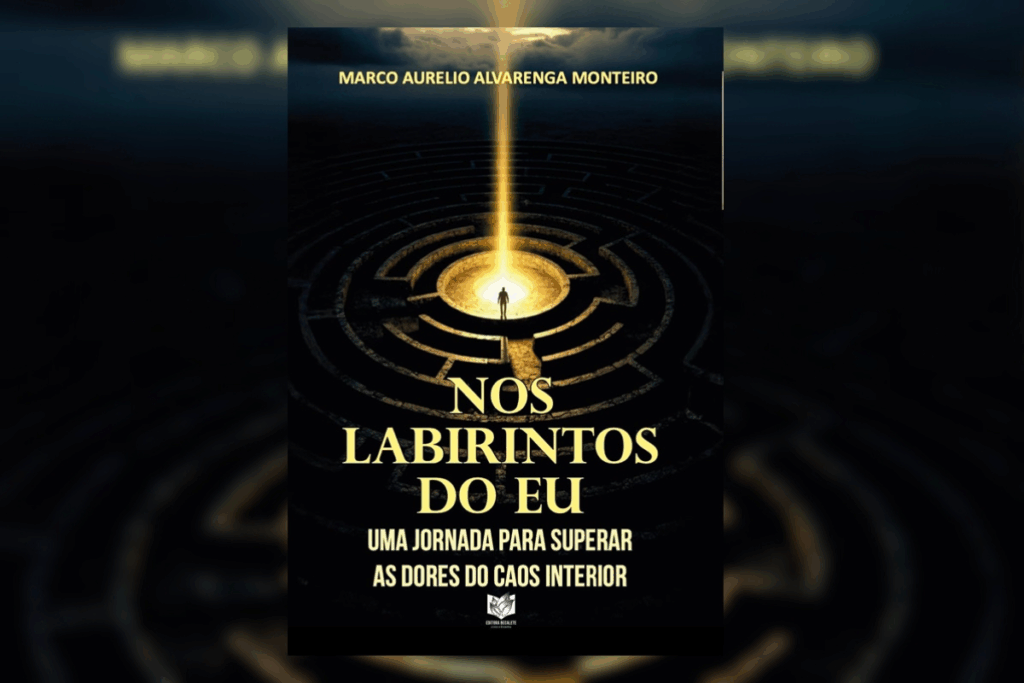 Capa do livro "Nos labirintos do Eu", com a ilustração de uma pessoa em um labirinto. Luz dourada no centro e céu com nuvens acima 