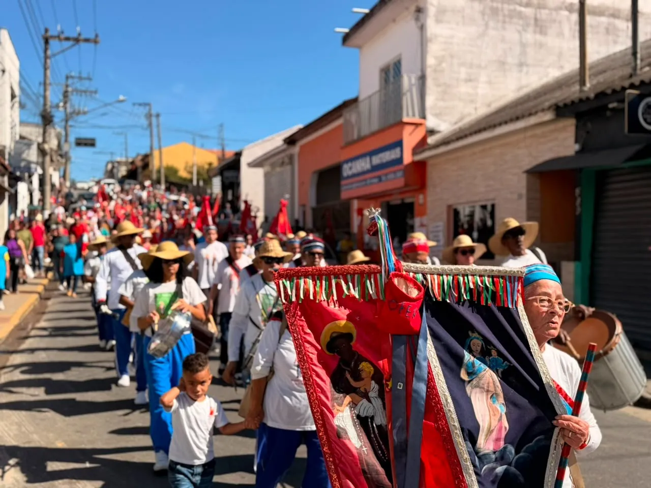 Salesópolis: Festa do Divino reúne fiéis com missas, programação religiosa e atividades para as crianças neste domingo