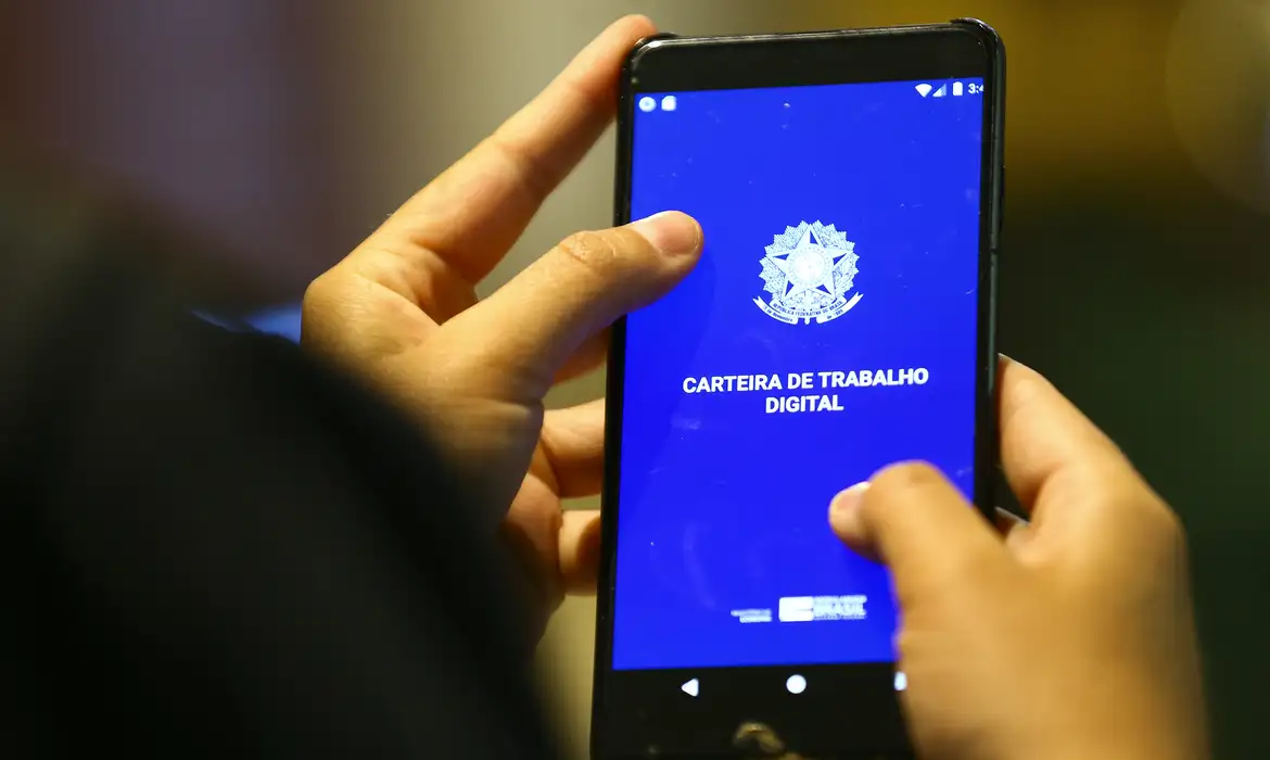 Desemprego no Brasil cai no 2º trimestre e índice é o menor já registrado no período