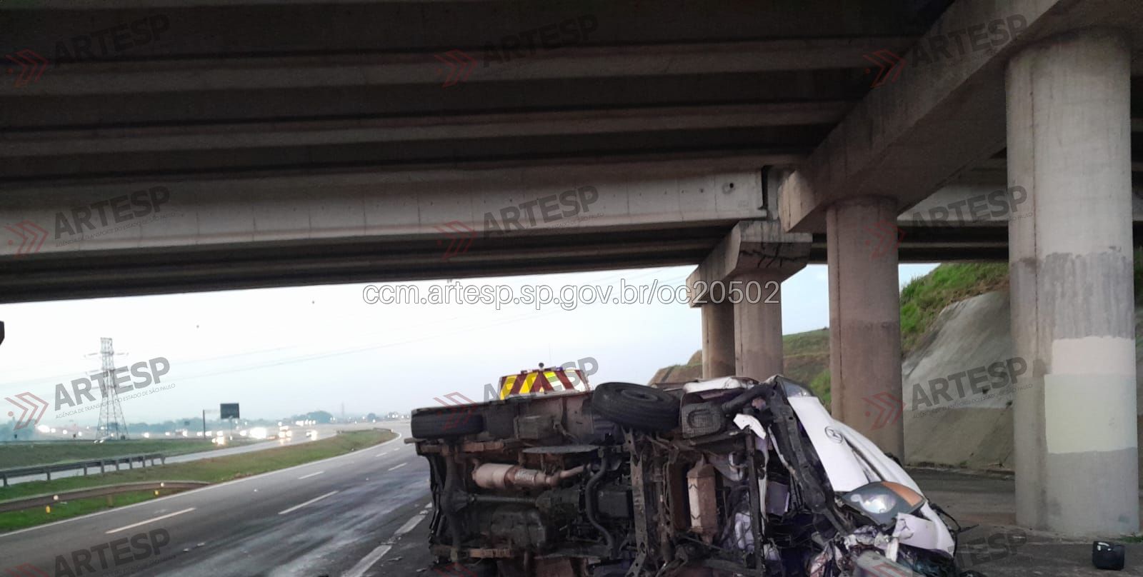 Motorista morre após acidente com capotamento no Rodoanel Mário Covas, em Itaquaquecetuba