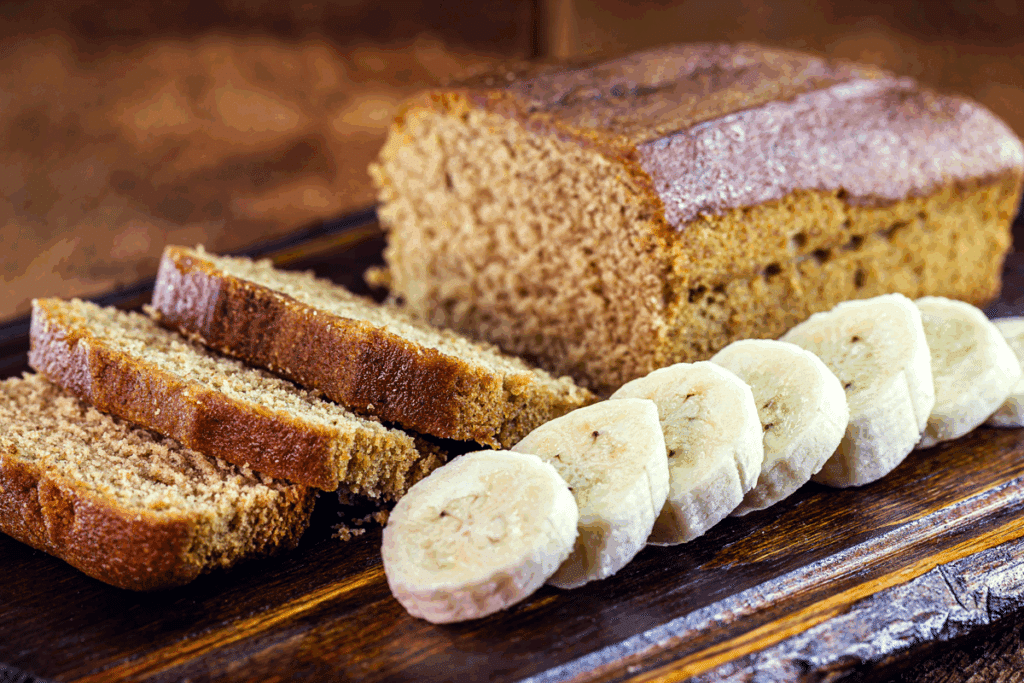 Tem banana madura em casa? Faça esse bolo proteico para o lanche da tarde