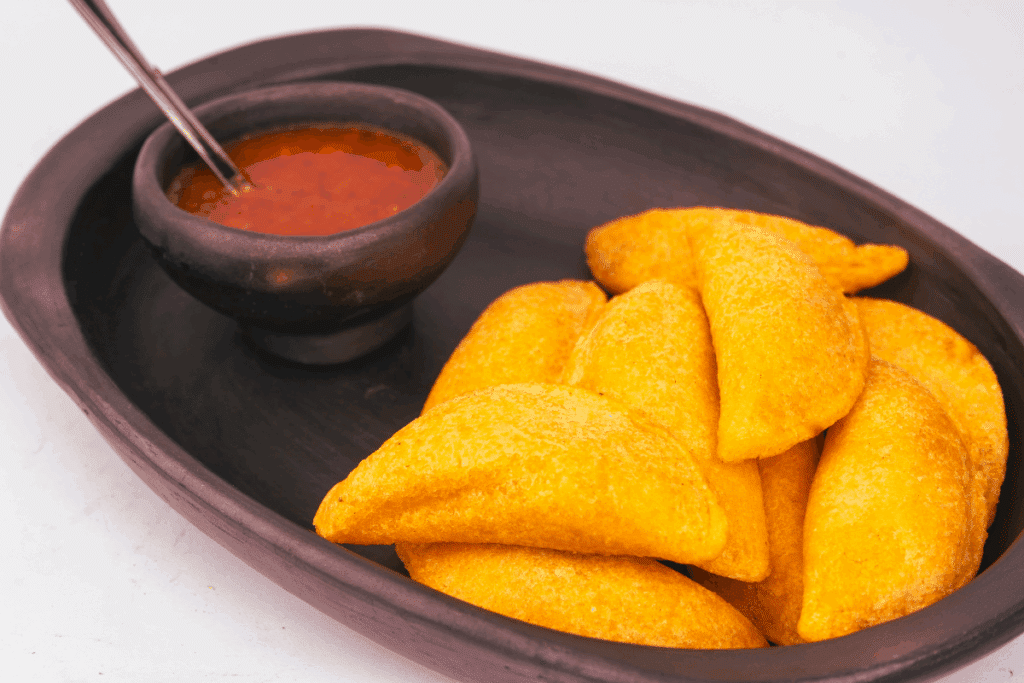 Já provou pastel de angu? Aprenda a fazer essa receita tradicional mineira em casa