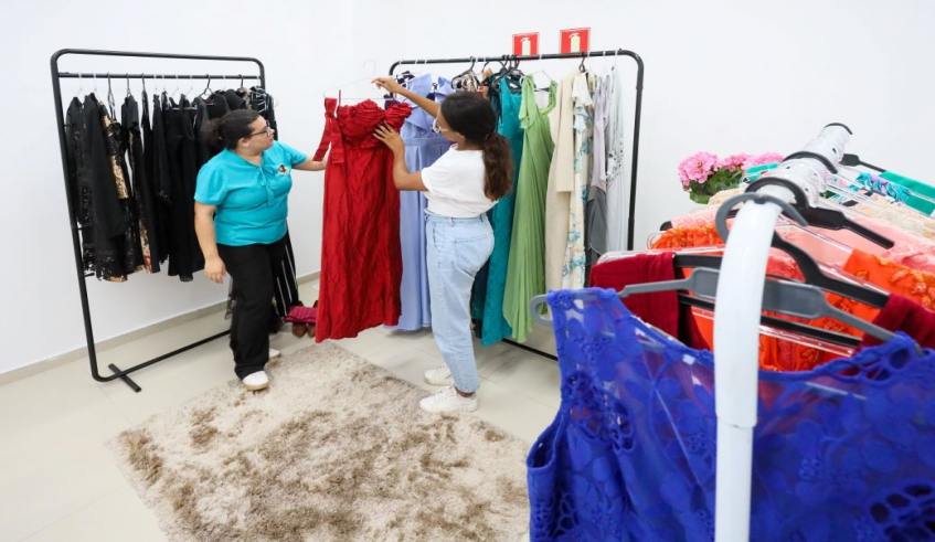 Fundo Social de Mogi cria 'Closet que Abraça' com vestidos e sapatos para uso gratuito