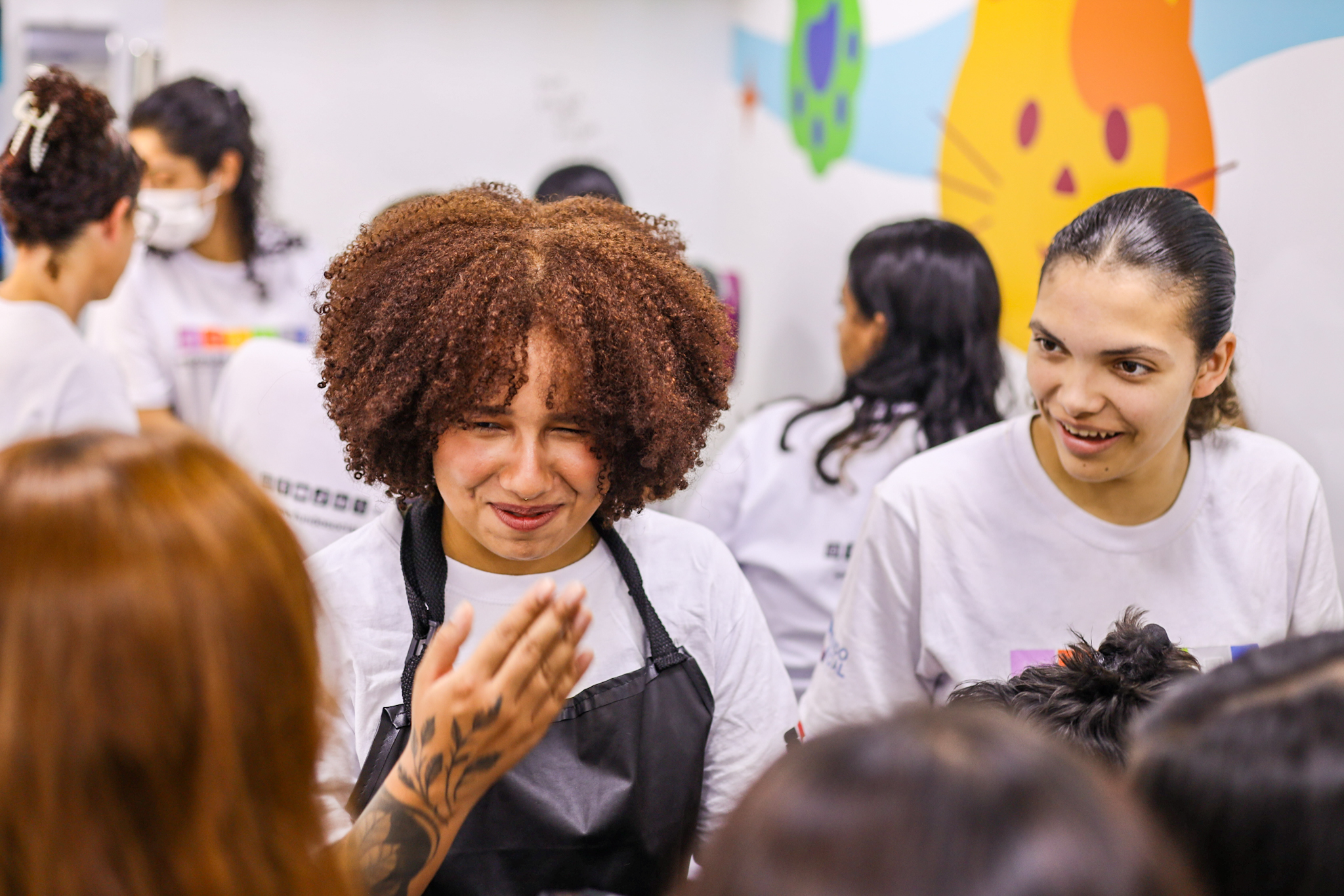 Guararema abre inscrições para cursos gratuitos de maquiagem, manicure e barbearia