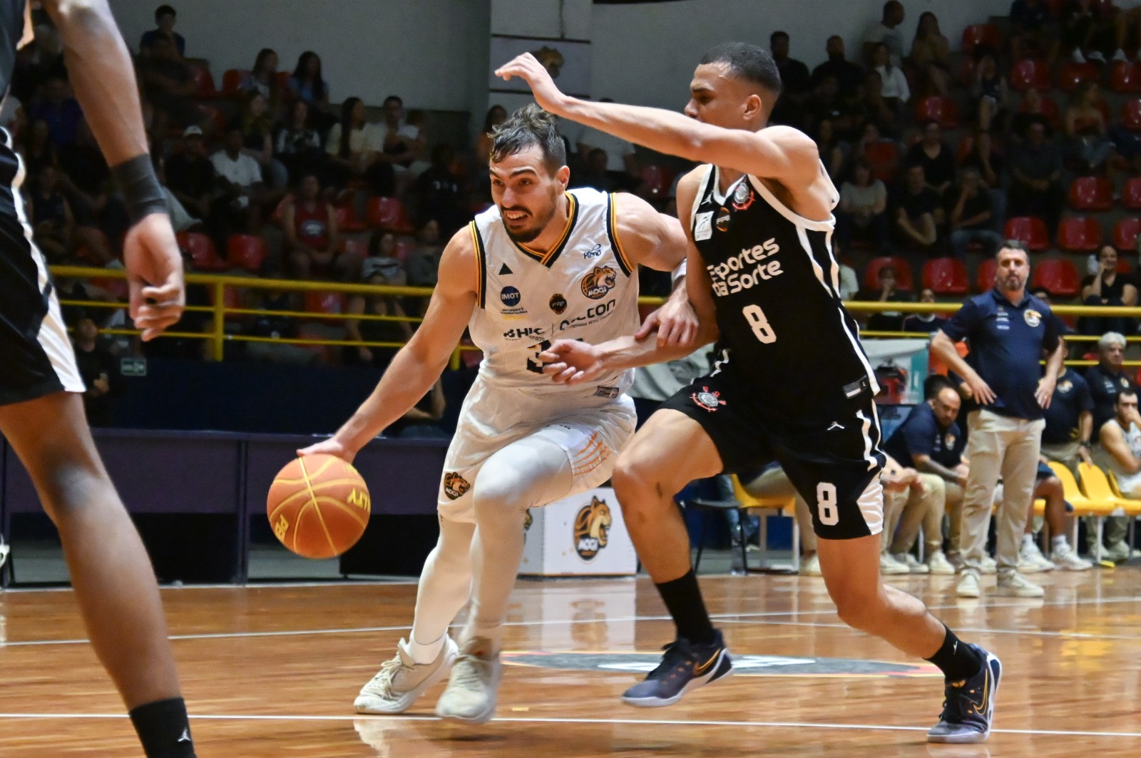 Mogi Basquete enfrenta o Corinthians pelo 2º jogo da semifinal do Campeonato Paulista