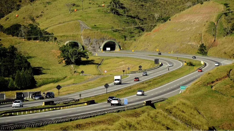 Corredor Ayrton Senna/Carvalho Pinto deve receber até 607 mil veículos no feriado prolongado