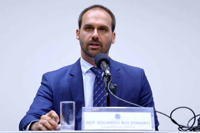 Por unanimidade, Primeira Turma do STF nega recurso e mantém condenação de Eduardo Bolsonaro