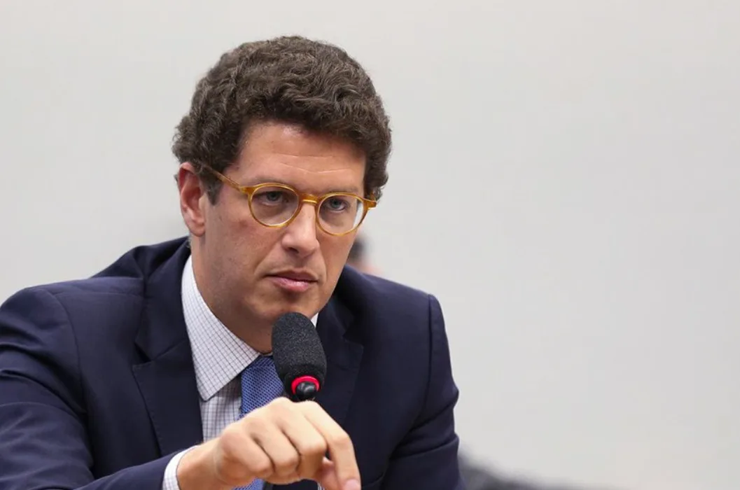 Salles arrecadou R$ 4,7 milhões antes da desistência: entenda o que acontece com o que 'sobrou' da campanha