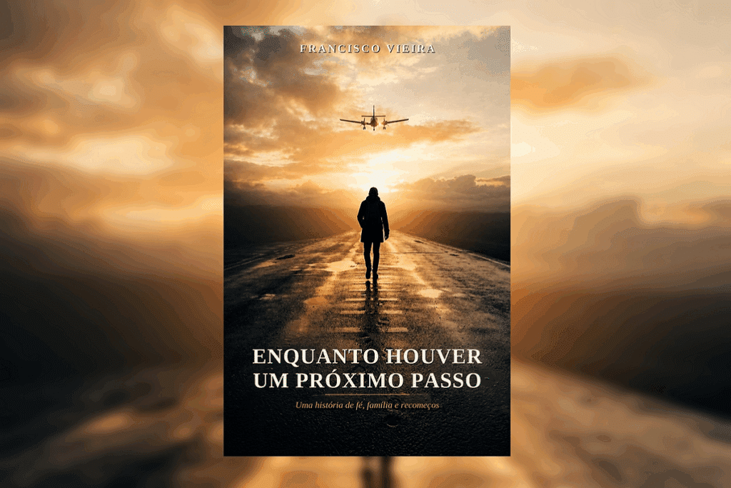 Capa do livro "Enquanto Houver um Próximo Passo", de Francisco Vieira, com uma pessoa caminhando por uma estrada molhada em direção ao horizonte sob um céu alaranjado ao pôr do sol, com um avião voando ao fundo.
