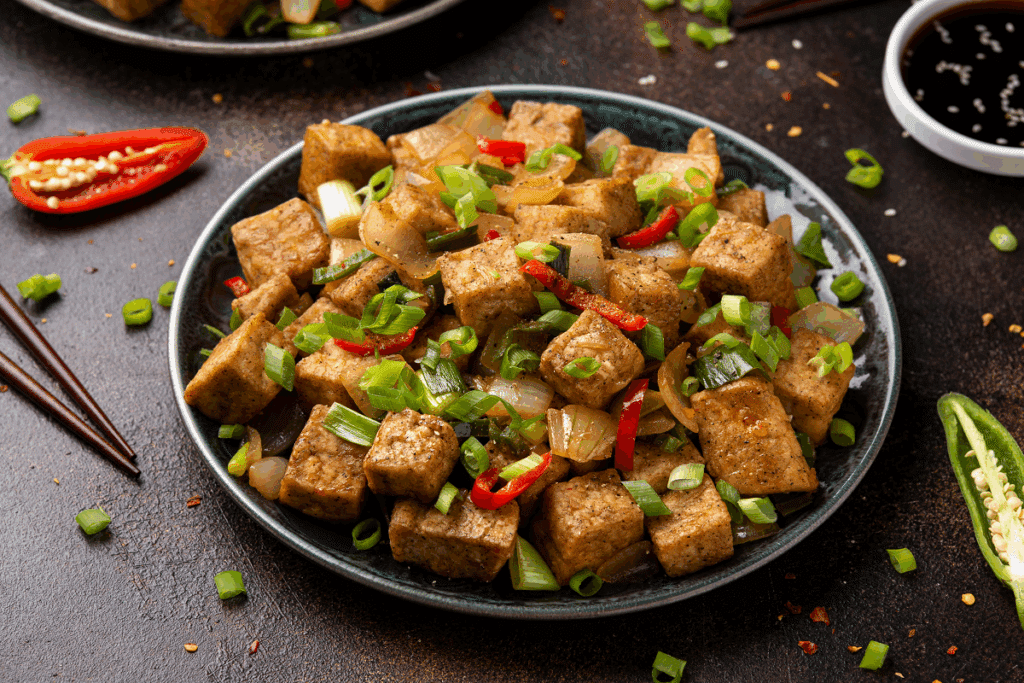 Tem tofu em casa? Veja 5 receitas ricas em proteínas vegetais para o almoço