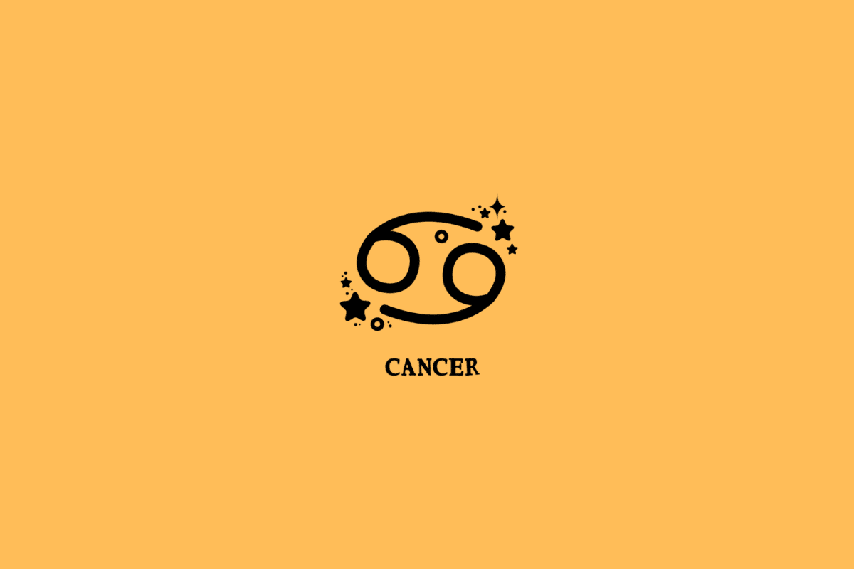 Símbolo do signo de Câncer, formado por duas curvas circulares pretas, dispostas em sentidos opostos e conectadas por traços curvos. Estrelas de diferentes tamanhos, pequenos círculos e pontos decorativos aparecem ao redor do desenho. Abaixo, está escrito “CANCER” em letras maiúsculas pretas, com serifa. A imagem tem fundo laranja uniforme.